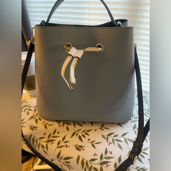 used Kate Spade powder blue bucket bag - Picture 2 of 4